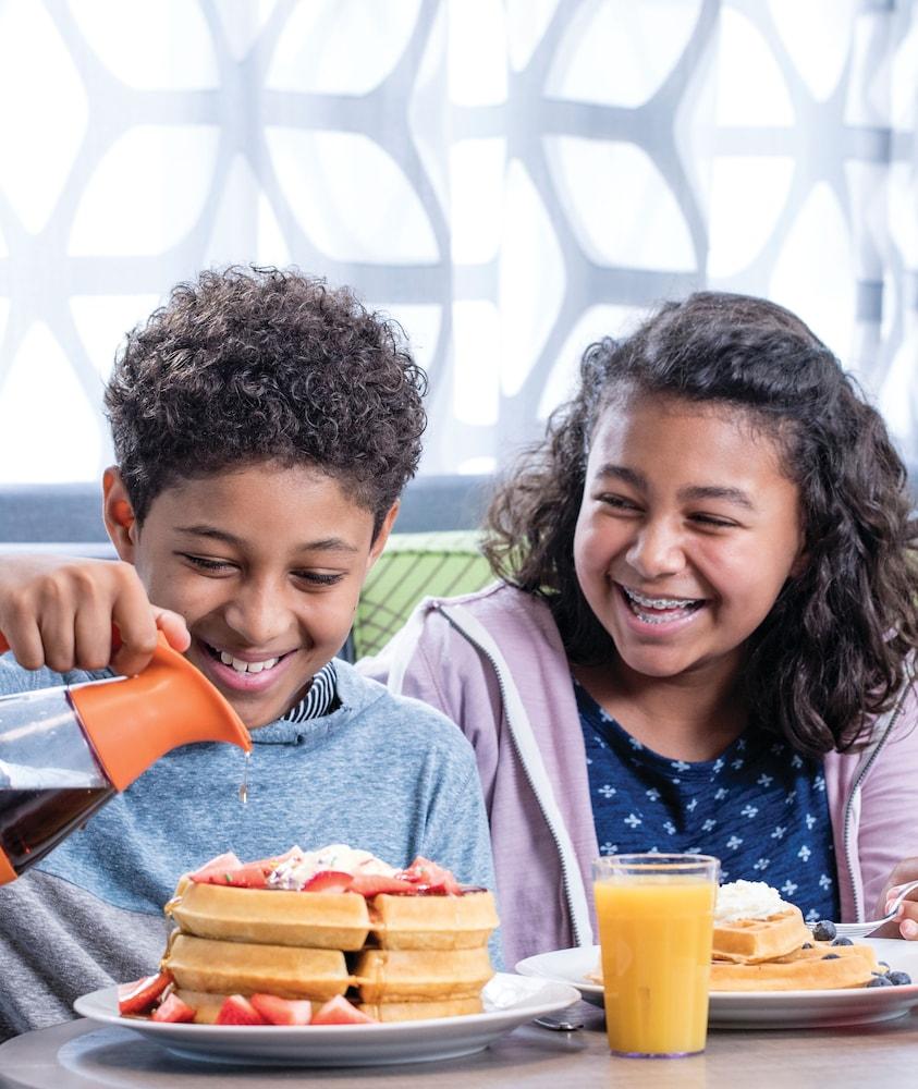 Hampton Inn & Suites Cleveland-Independence Ngoại thất bức ảnh