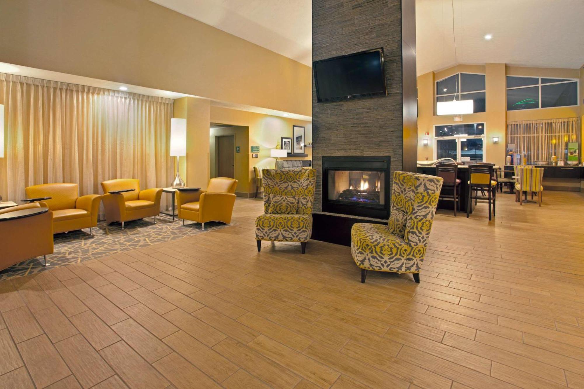 Hampton Inn & Suites Cleveland-Independence Ngoại thất bức ảnh